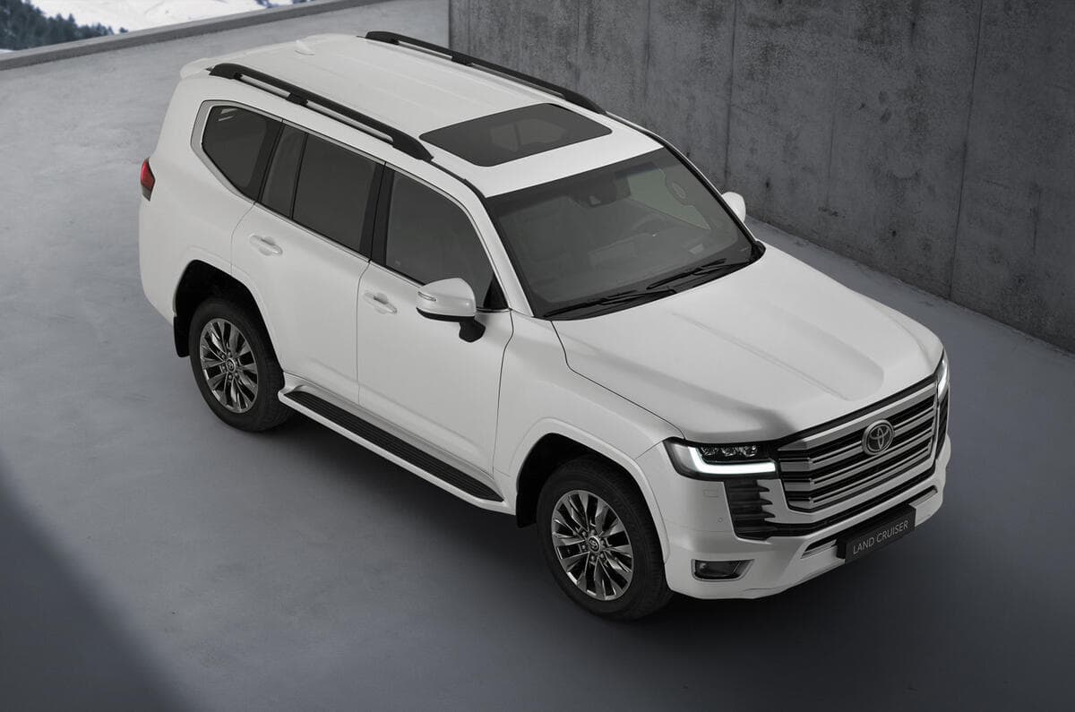 Land-Cruiser-Windscreen-Replacement